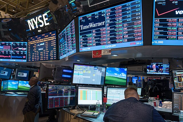 Dow Falls 800 Points as Trump Raises Global Tariffs to 15% After Supreme Court Ruling Dow Falls 800 Points as Trump Raises Global Tariffs to 15% After Supreme Court Ruling