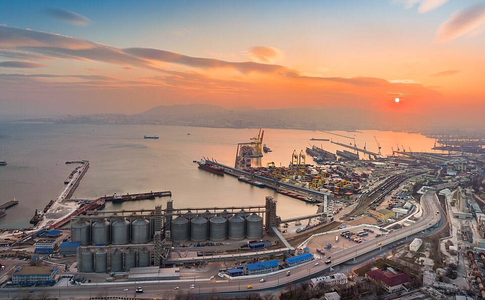 Russia’s Oil Flows Slow as Drones and Storm Alerts Disrupt Key Port Russia’s Oil Flows Slow as Drones and Storm Alerts Disrupt Key Port
